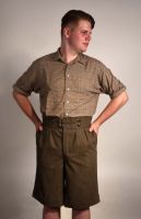 Shorts, Modell 1930 in Altmessing meliert.